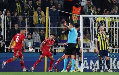 "Fenerbahçe-Nottingham Karşılaşmasında Penaltı Çılgınlığı: 41. Dakika Krizi!"